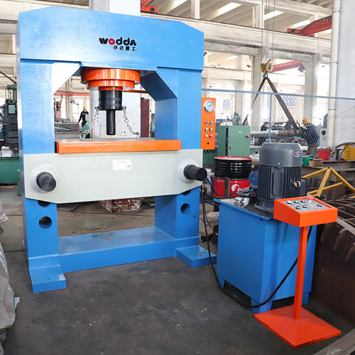 400噸龍門(mén)油壓機(jī)