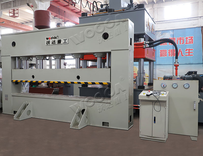 集裝箱頂板成型液壓機(jī) 集裝箱頂板成型液壓機(jī)