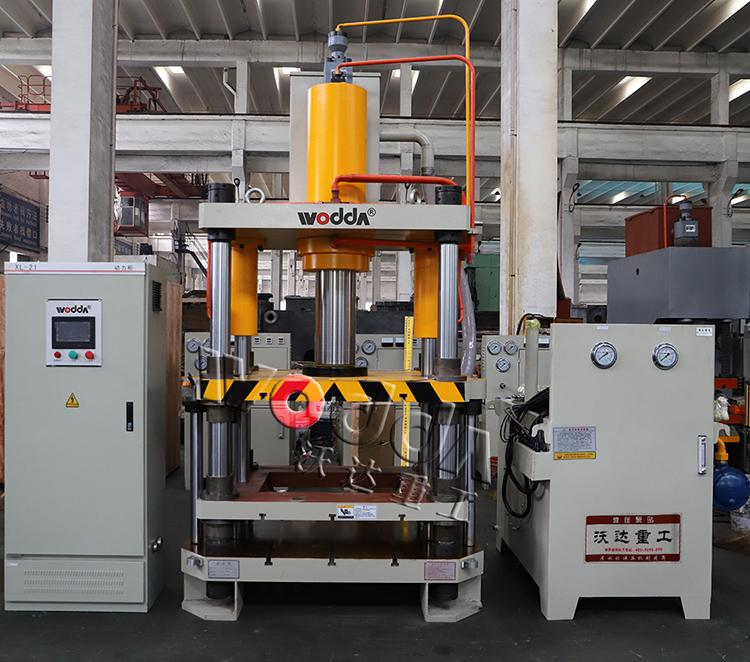 100噸四梁四柱液壓機(jī) 100噸四梁四柱液壓機(jī)