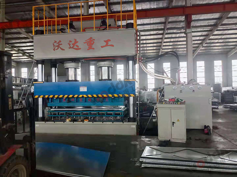 不銹鋼水箱板成型液壓機(jī)廠家,1000噸四柱液壓機(jī)介紹 不銹鋼水箱板成型液壓機(jī)廠家,1000噸四柱液壓機(jī)介紹