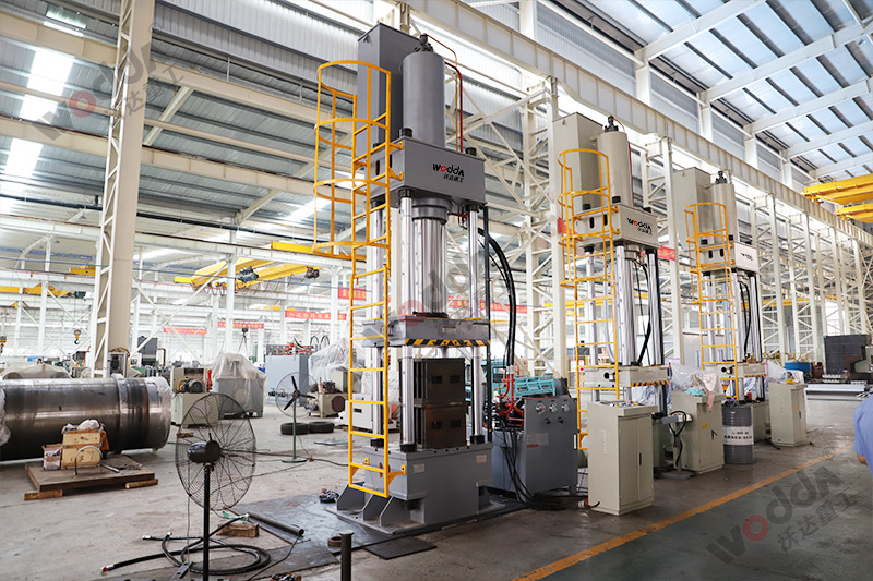 315噸耐火材料液壓機(jī) 315噸耐火材料液壓機(jī)