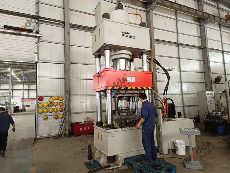 500噸汽車軸承鍛造液壓機(jī)客戶現(xiàn)場(chǎng) 500噸汽車軸承鍛造液壓機(jī)客戶現(xiàn)場(chǎng)