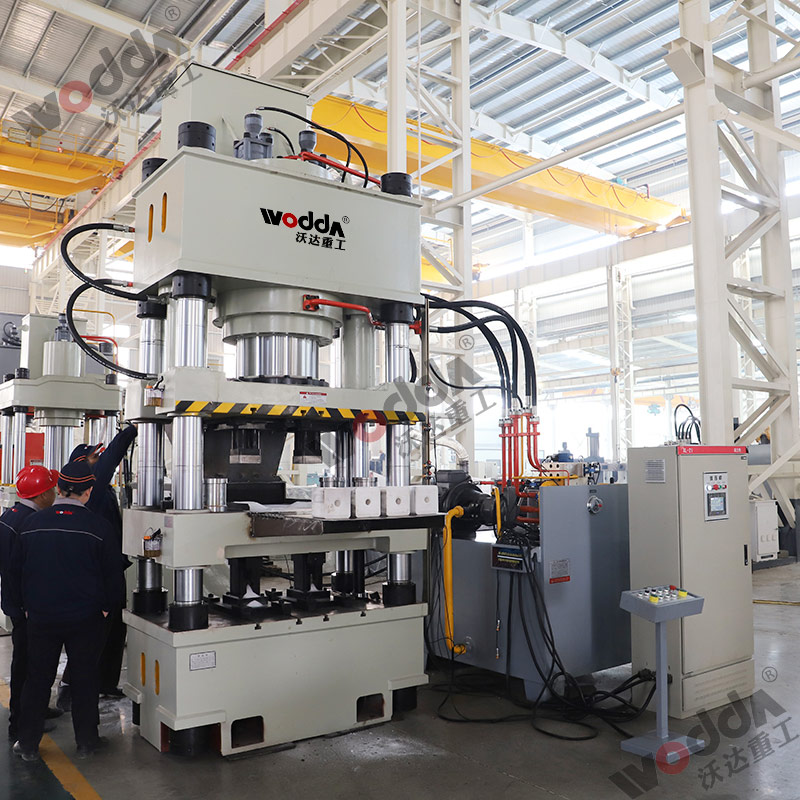 630噸牛羊舔磚液壓機 630噸牛羊舔磚液壓機