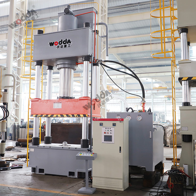 三梁四柱液壓機(jī)廠家哪家好? 三梁四柱液壓機(jī)廠家哪家好?