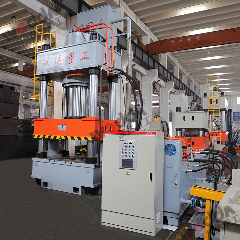 1000噸四柱液壓機(jī) 1000噸四柱液壓機(jī)