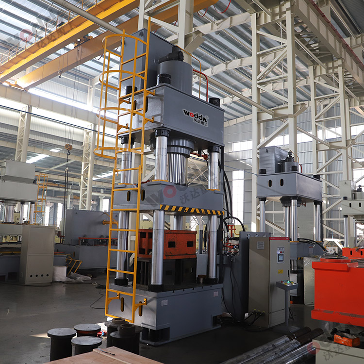 630噸四柱液壓機(jī) 630噸四柱液壓機(jī)