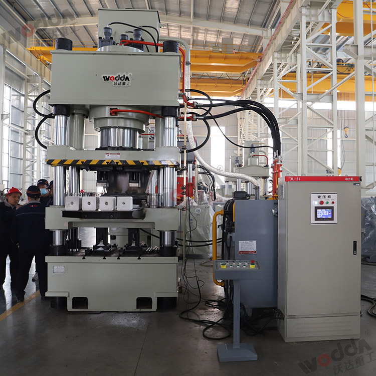 630噸鹽磚機(jī) 630噸鹽磚機(jī)