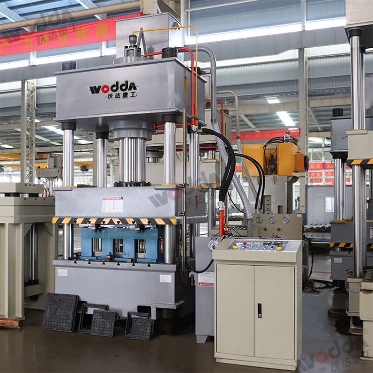 樹脂井蓋成型液壓機(jī)(圖3) 樹脂井蓋成型液壓機(jī)(圖3)