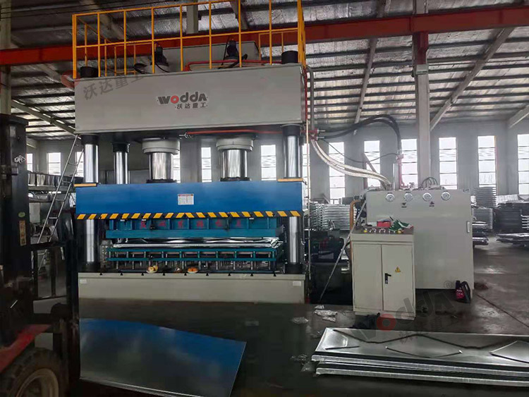 1000噸液壓機(jī)廠家 1000噸液壓機(jī)廠家