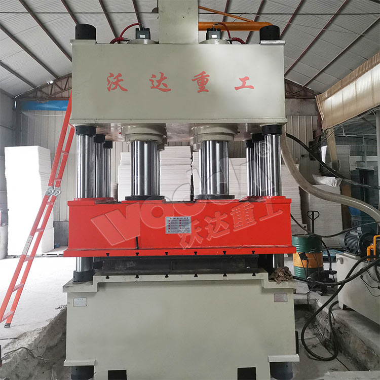 1000噸壓濾機(jī)濾板成型液壓機(jī) 1000噸壓濾機(jī)濾板成型液壓機(jī)