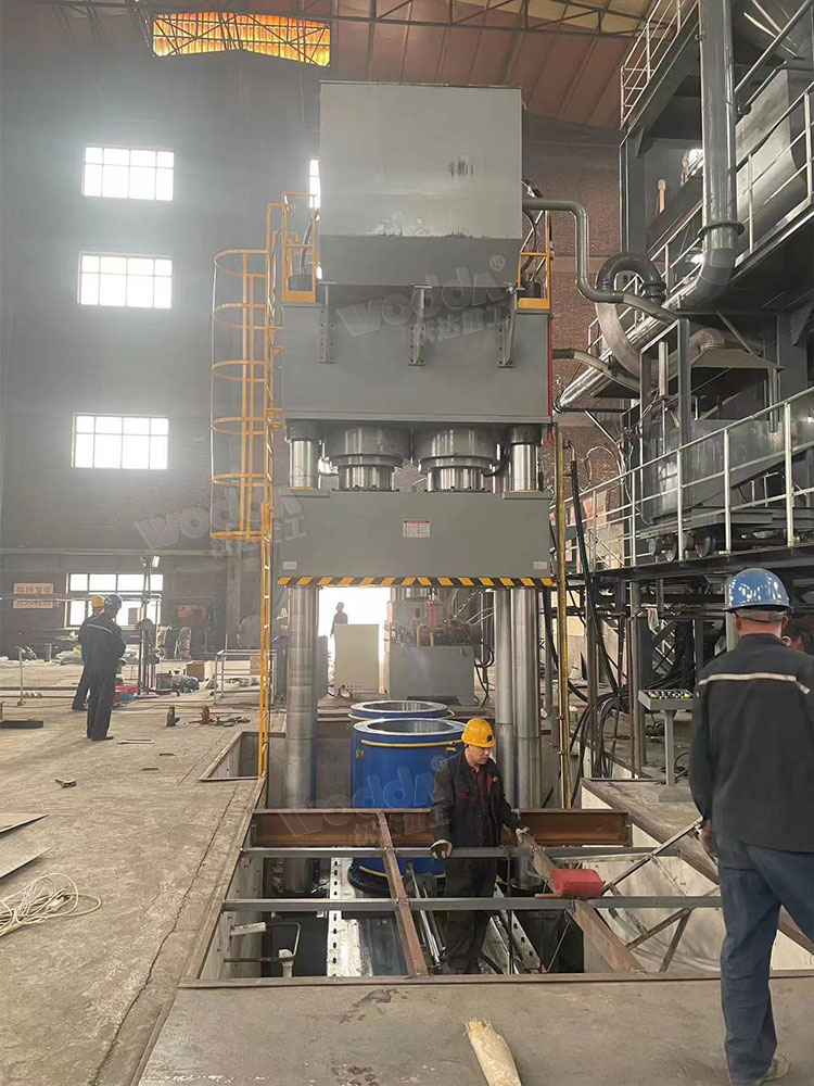 石墨坩堝液壓機(jī)安裝 石墨坩堝液壓機(jī)安裝