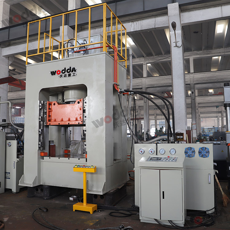 500噸框架式液壓機(jī) 500噸框架式液壓機(jī)