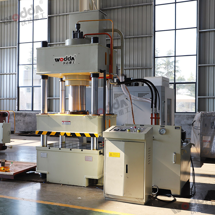 300噸四柱液壓機(jī) 300噸四柱液壓機(jī)