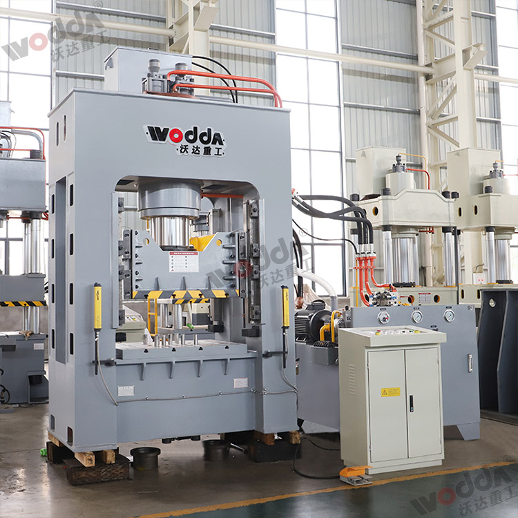 300噸框架液壓機(jī) 300噸框架液壓機(jī)