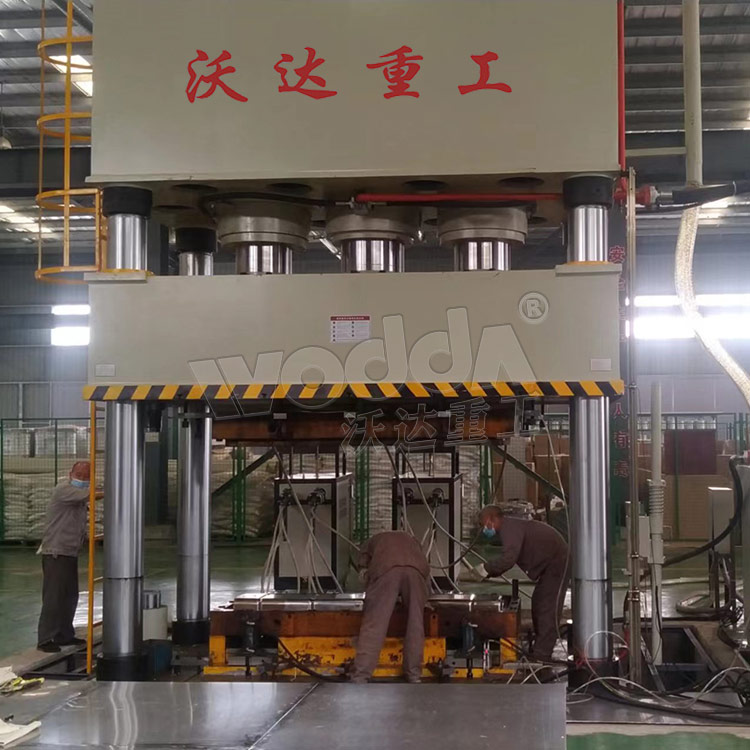 1500噸玻璃鋼電纜橋架成型液壓機(jī) 1500噸玻璃鋼電纜橋架成型液壓機(jī)