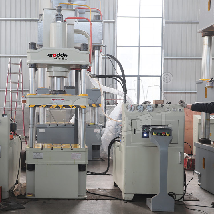 100噸四柱液壓機(jī) 100噸四柱液壓機(jī)