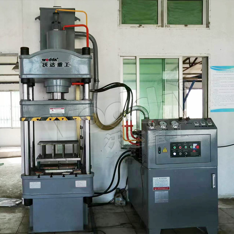 100噸金屬成型四柱液壓機(jī) 100噸金屬成型四柱液壓機(jī)