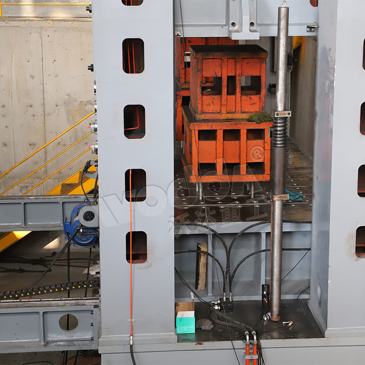 630噸框架式液壓機(jī)機(jī)身 630噸框架式液壓機(jī)機(jī)身