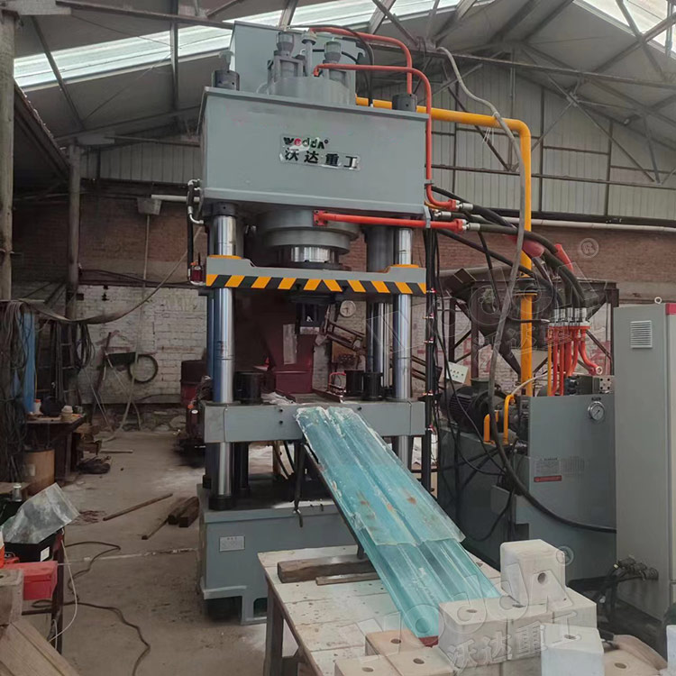 5公斤鹽磚液壓機客戶現(xiàn)場 5公斤鹽磚液壓機客戶現(xiàn)場