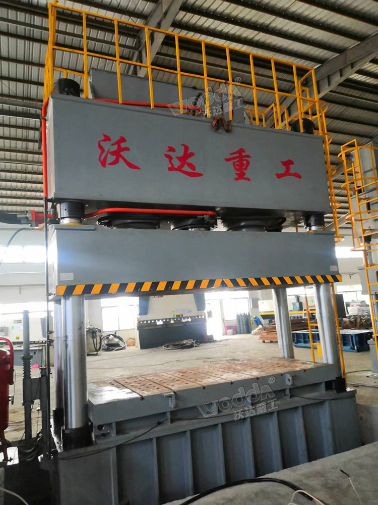 1250噸四柱液壓機安裝調(diào)試 1250噸四柱液壓機安裝調(diào)試