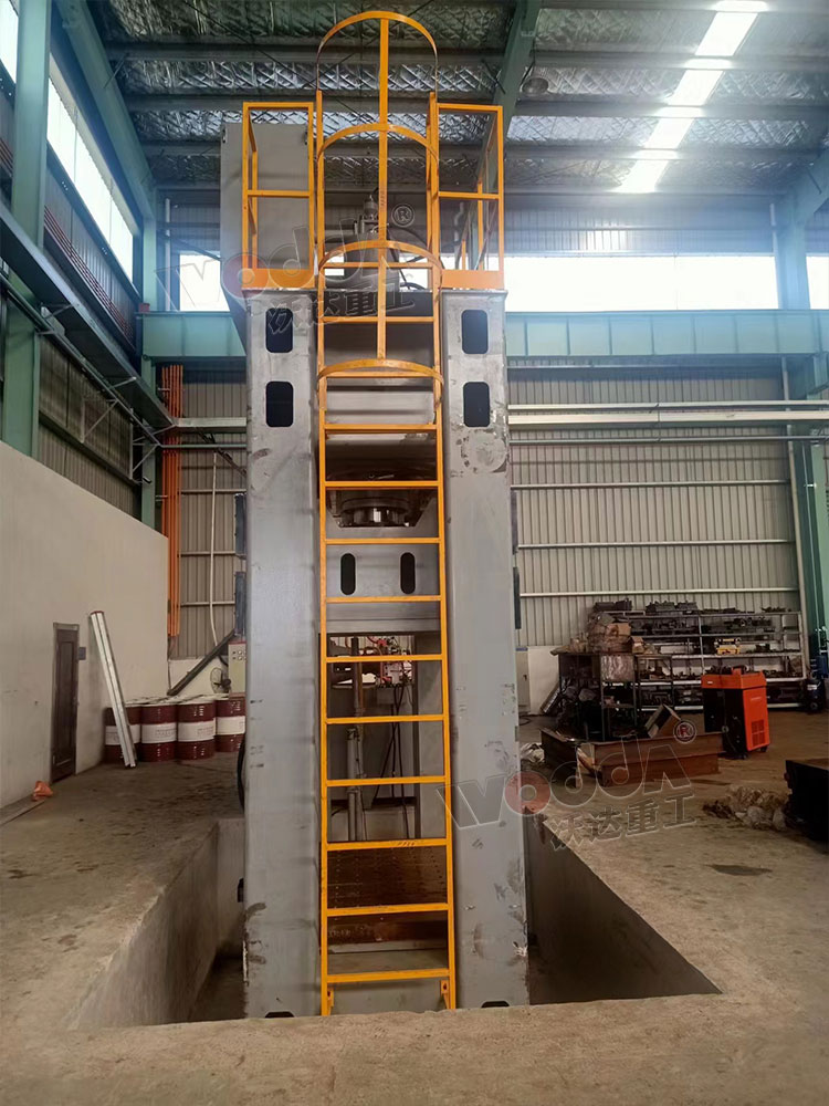 800噸框架式液壓機現(xiàn)場調(diào)試 800噸框架式液壓機現(xiàn)場調(diào)試