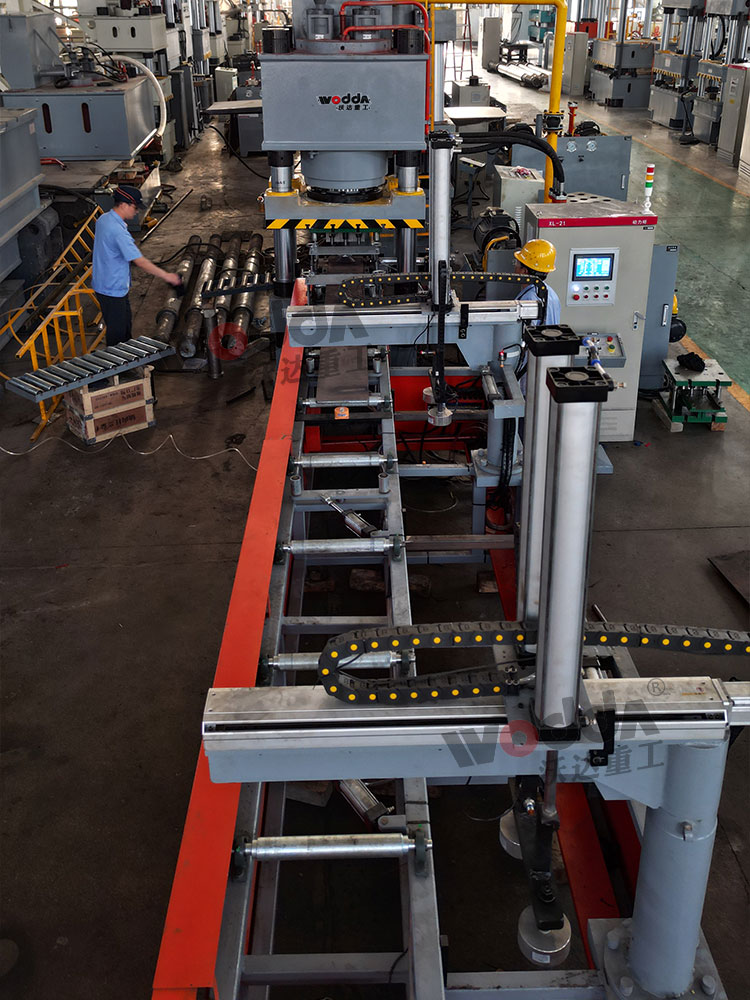 500噸全自動(dòng)錨桿托盤生產(chǎn)線 500噸全自動(dòng)錨桿托盤生產(chǎn)線