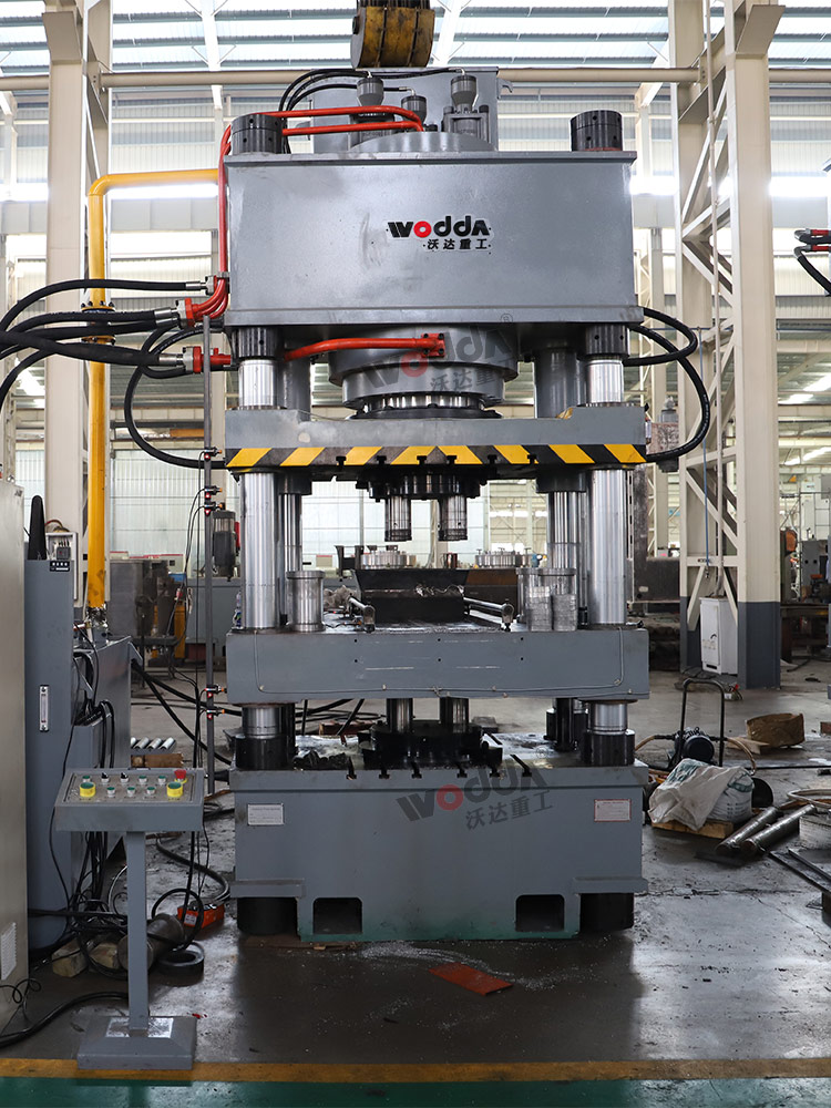 630噸鋁屑?jí)簤K液壓機(jī) 630噸鋁屑?jí)簤K液壓機(jī)