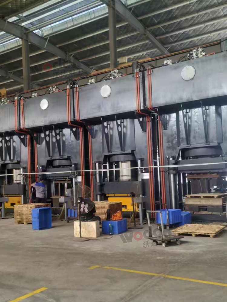 框架式木屑托盤成型液壓機(jī)客戶現(xiàn)場.jpg 框架式木屑托盤成型液壓機(jī)客戶現(xiàn)場.jpg