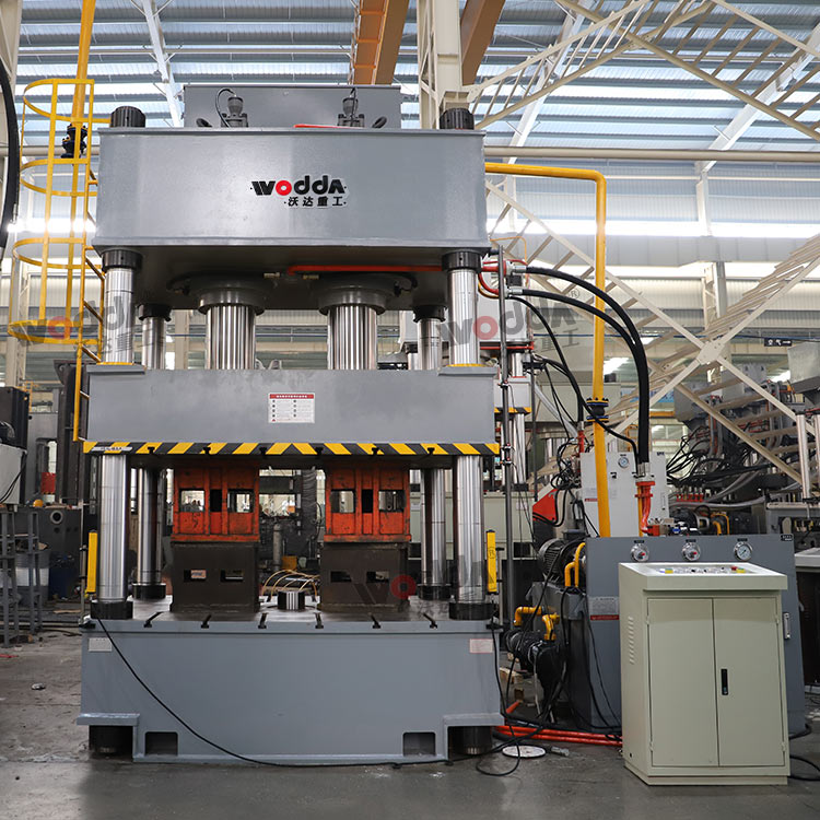 630噸雙缸四柱液壓機(jī) 630噸雙缸四柱液壓機(jī)