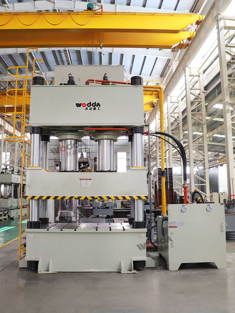 1000噸液壓機(jī) 1000噸液壓機(jī)