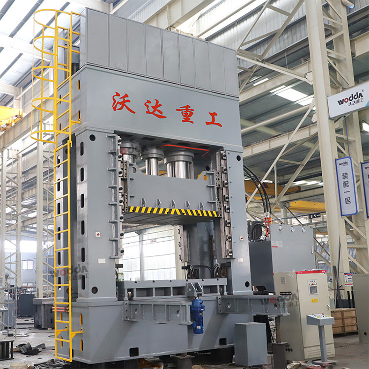 1250噸框架式液壓機(jī) 1250噸框架式液壓機(jī)