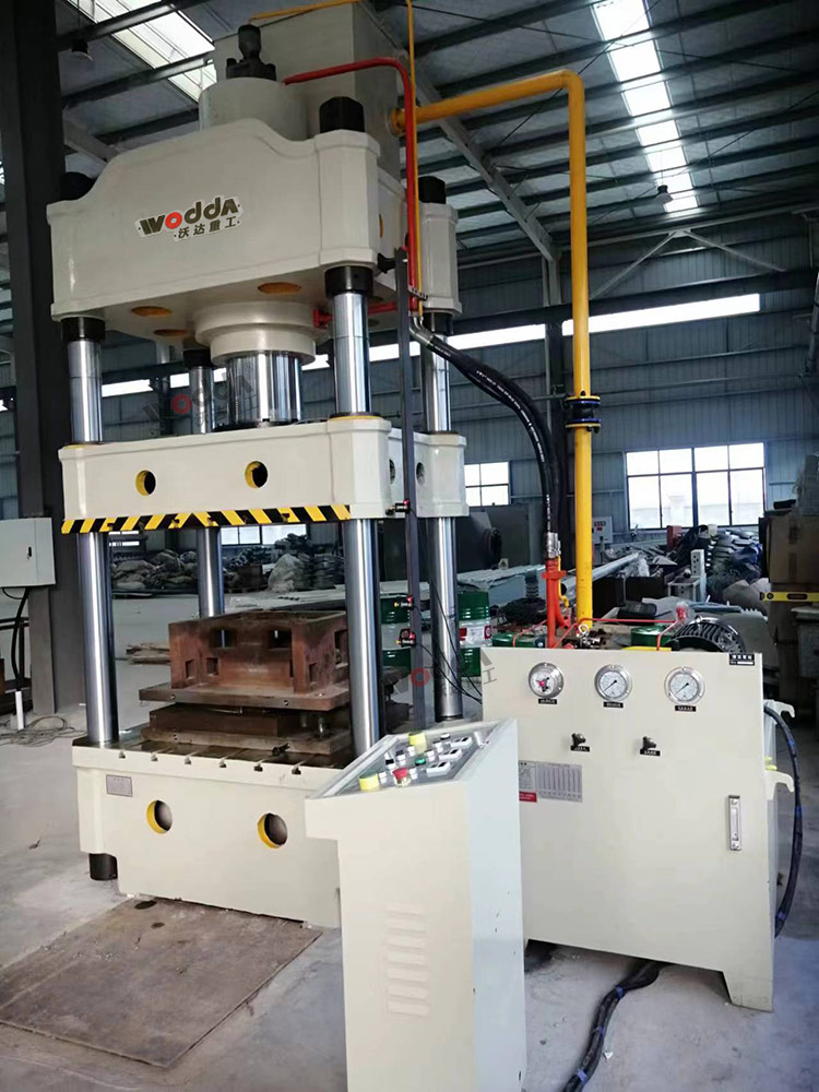 315噸三梁四柱液壓機(jī)安裝調(diào)試 315噸三梁四柱液壓機(jī)安裝調(diào)試