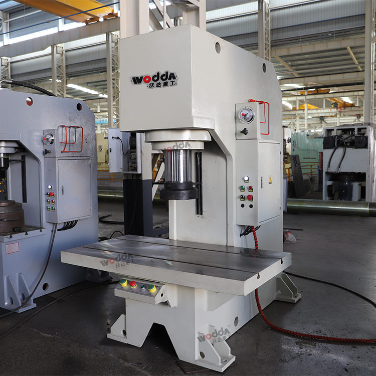 200噸單臂式校直機(jī) 200噸單臂式校直機(jī)