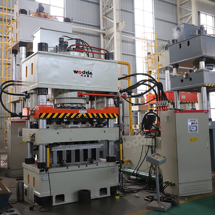 630噸粉末成型液壓機(一模出18塊) 630噸粉末成型液壓機(一模出18塊)