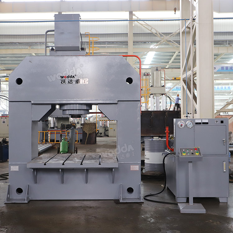 315噸龍門油壓機(jī) 315噸龍門油壓機(jī)