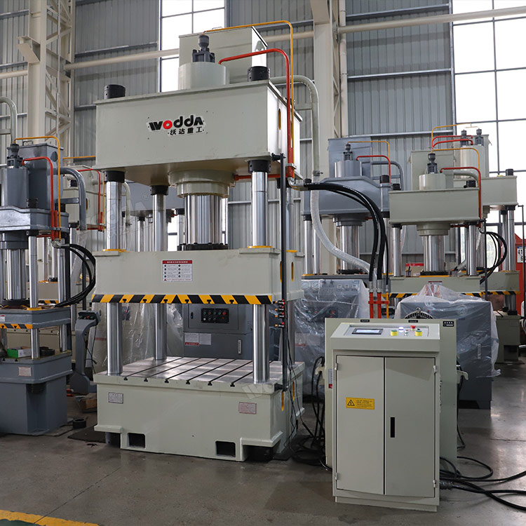 315噸三梁四柱液壓機車間實物 315噸三梁四柱液壓機車間實物