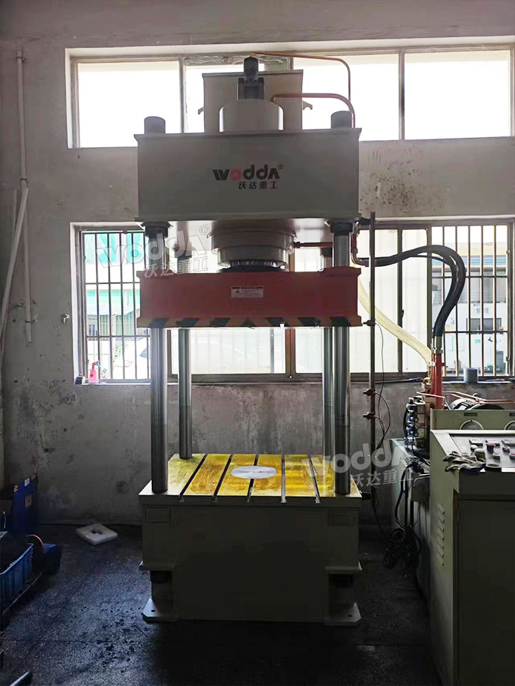 250噸三梁四柱液壓機 250噸三梁四柱液壓機