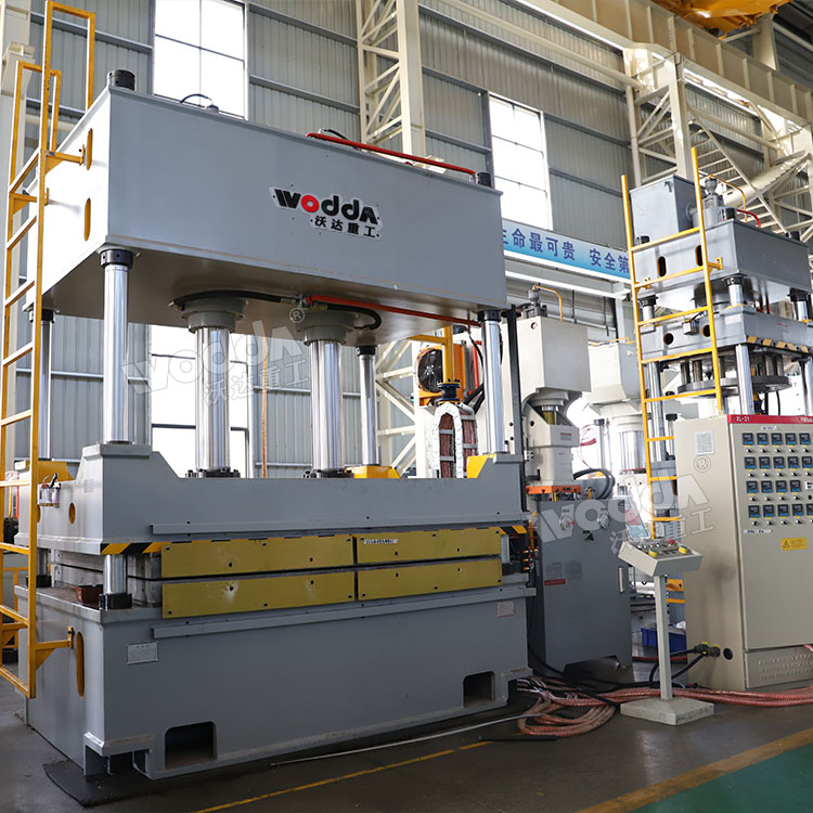 400噸三梁四柱液壓機(jī) 400噸三梁四柱液壓機(jī)