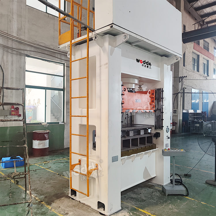 315噸框架式拉伸液壓機(jī) 315噸框架式拉伸液壓機(jī)