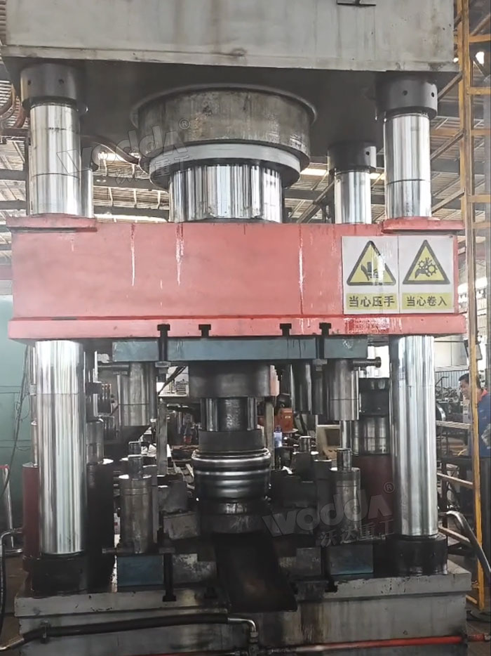 1000噸四柱液壓機沖壓汽車輪轂 1000噸四柱液壓機沖壓汽車輪轂