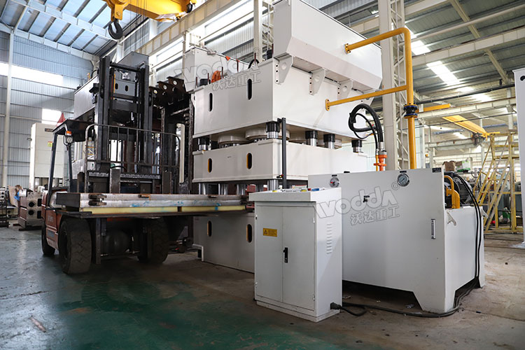 2400噸鋼木門壓花機安裝模具 2400噸鋼木門壓花機安裝模具