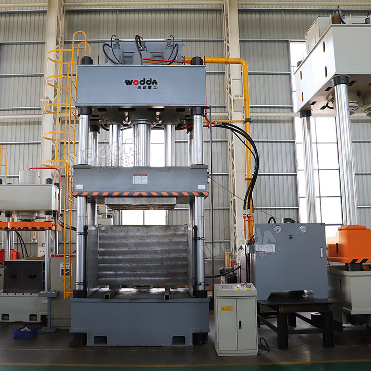 630噸四柱液壓機 630噸四柱液壓機