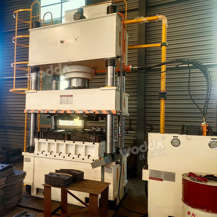 500噸三梁四柱液壓機 500噸三梁四柱液壓機