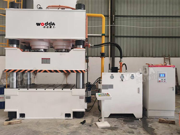 1000噸汽車底盤護(hù)板沖壓成型液壓機(jī) 1000噸汽車底盤護(hù)板沖壓成型液壓機(jī)