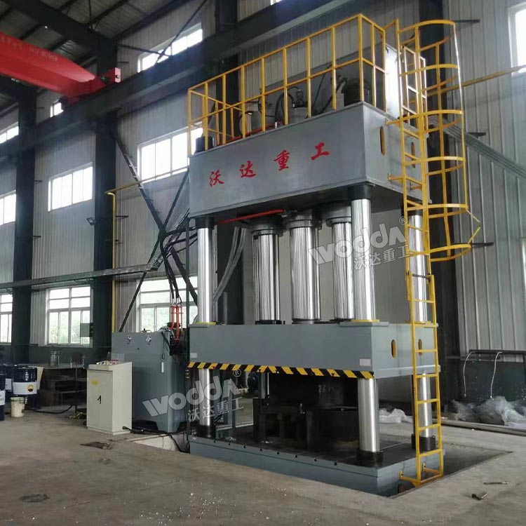 1000噸四柱液壓機(jī) 1000噸四柱液壓機(jī)