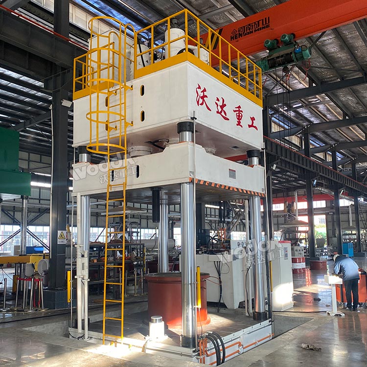 1000噸液壓機(jī) 1000噸液壓機(jī)