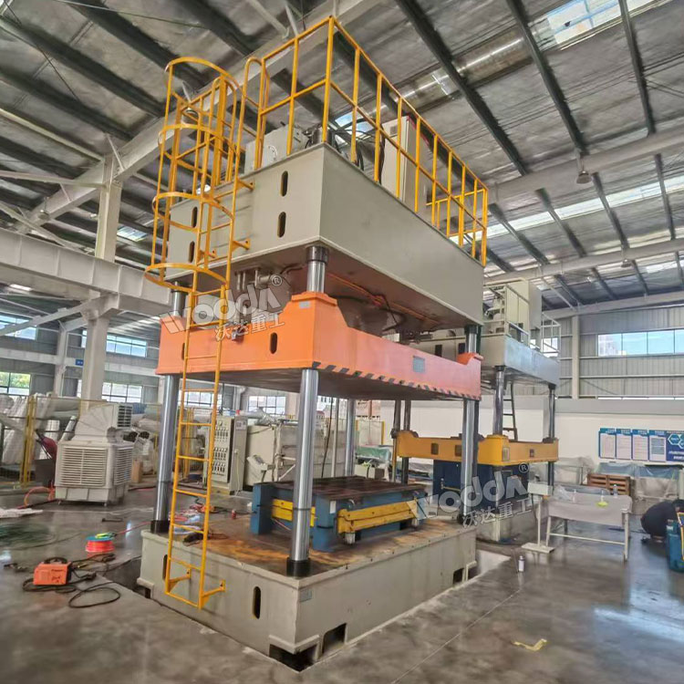 大臺(tái)面315噸四柱液壓機(jī) 大臺(tái)面315噸四柱液壓機(jī)