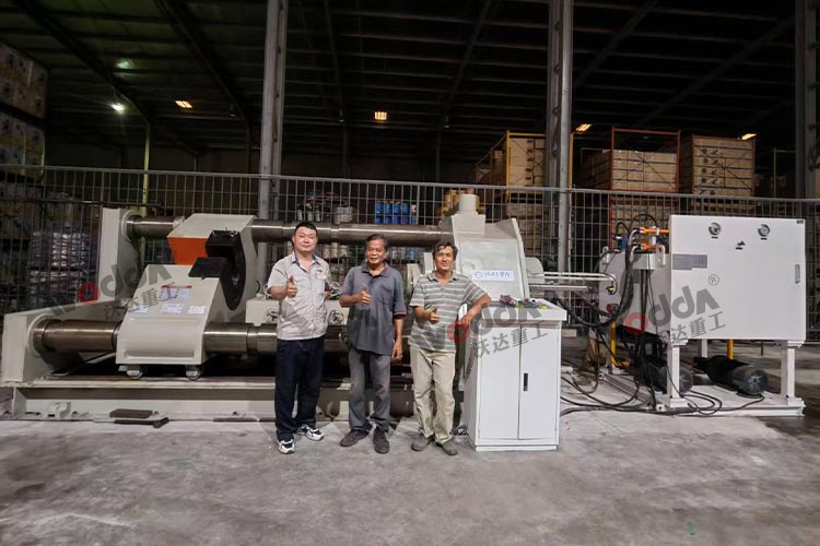 500噸火車輪軸壓裝機(jī)安裝現(xiàn)場(chǎng) 500噸火車輪軸壓裝機(jī)安裝現(xiàn)場(chǎng)