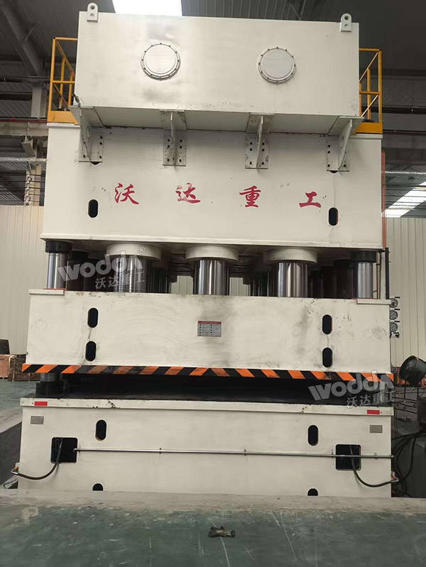 6000噸聚丙烯壓濾板成型液壓機(jī)