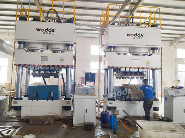 1600噸木屑托盤液壓機 1600噸木屑托盤液壓機